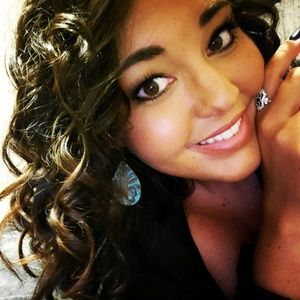 Meet your Posher, Leah